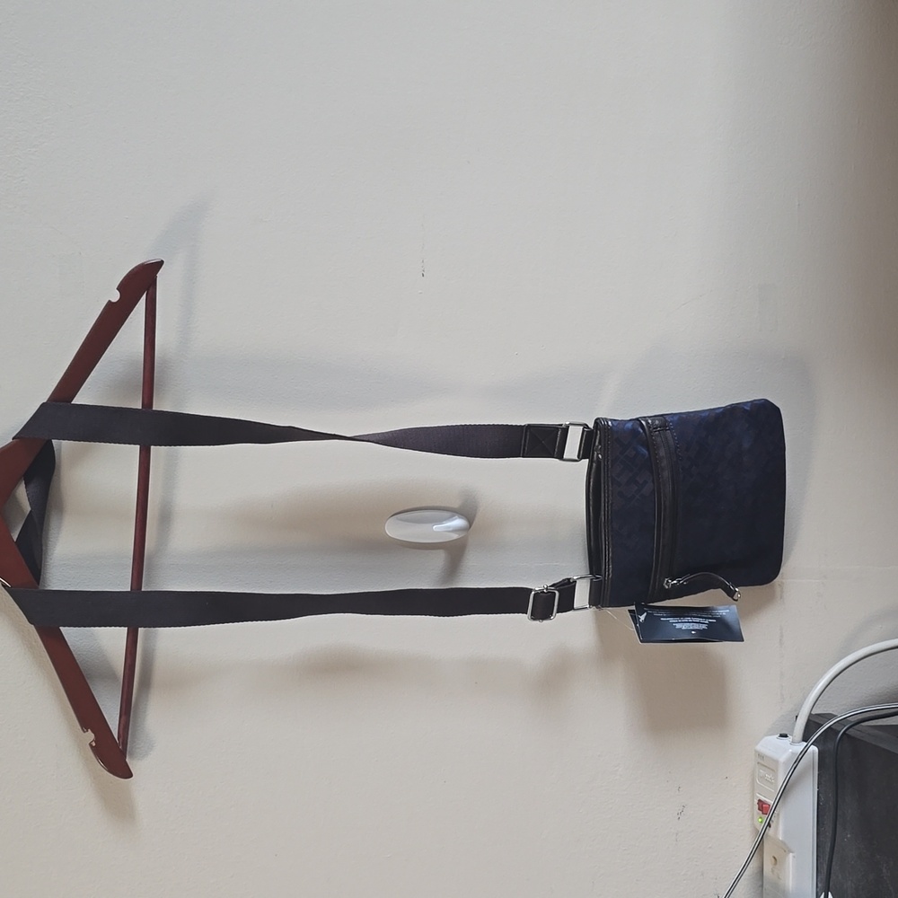 Tommy hilfiger purse